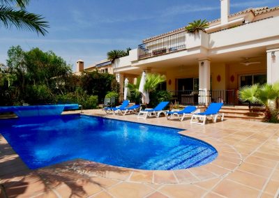 Luxury Beachside villa for sale in Cabopino