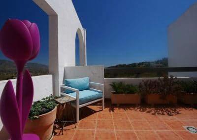 showing apartmnet for sale in la mairena ojen